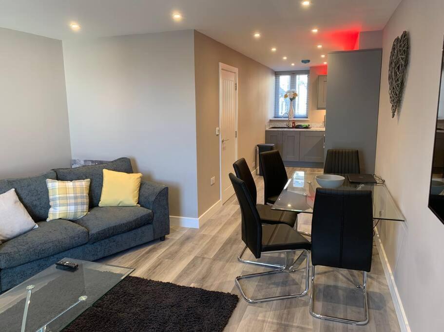 Newly Converted 3 Bedroom Apartment In Ulverston Bagian luar foto